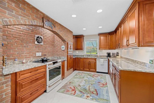 2912 RIVER POINT DRIVE, Daytona Beach, FL 32118