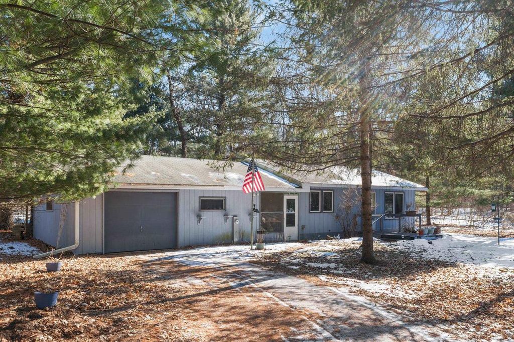 1866 W 16th Avenue, Adams, WI 53934