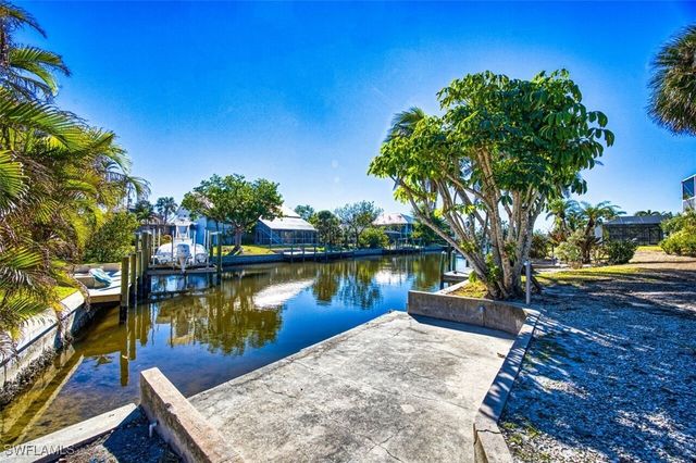 755 Pen Shell DR, Sanibel, FL 33957