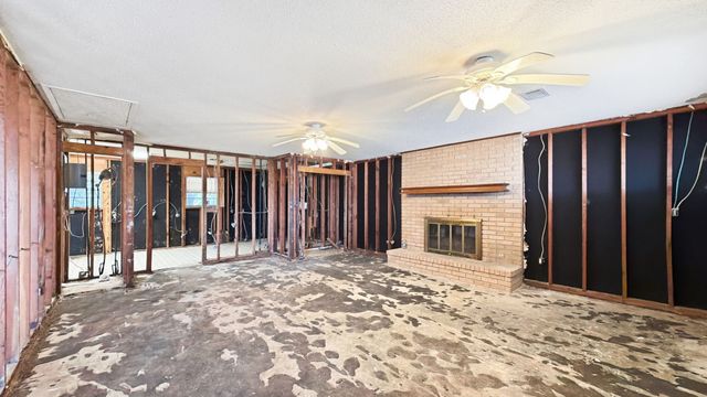 1027 Highway 377 N, Whitesboro, TX 76273