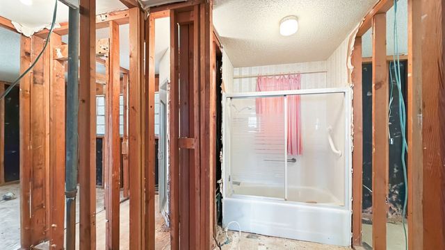 1027 Highway 377 N, Whitesboro, TX 76273