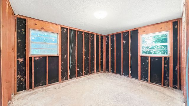 1027 Highway 377 N, Whitesboro, TX 76273