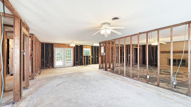 1027 Highway 377 N, Whitesboro, TX 76273