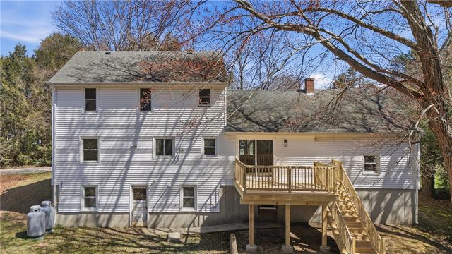 8 Sunset Drive, Smithfield, RI 02917