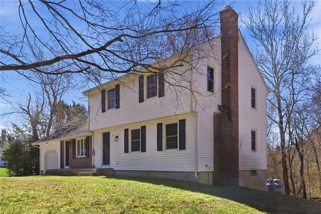 8 Sunset Drive, Smithfield, RI 02917