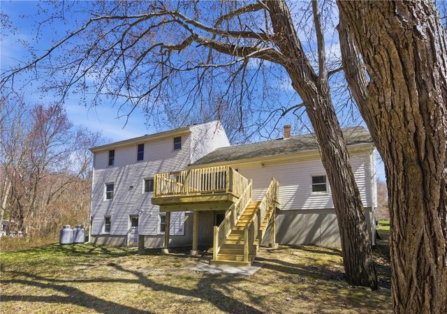 8 Sunset Drive, Smithfield, RI 02917
