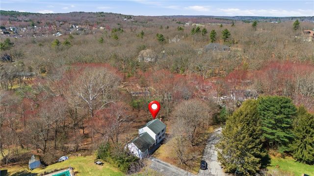 8 Sunset Drive, Smithfield, RI 02917