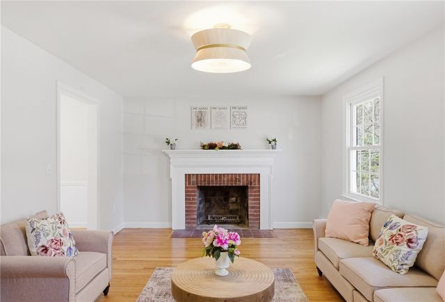 8 Sunset Drive, Smithfield, RI 02917