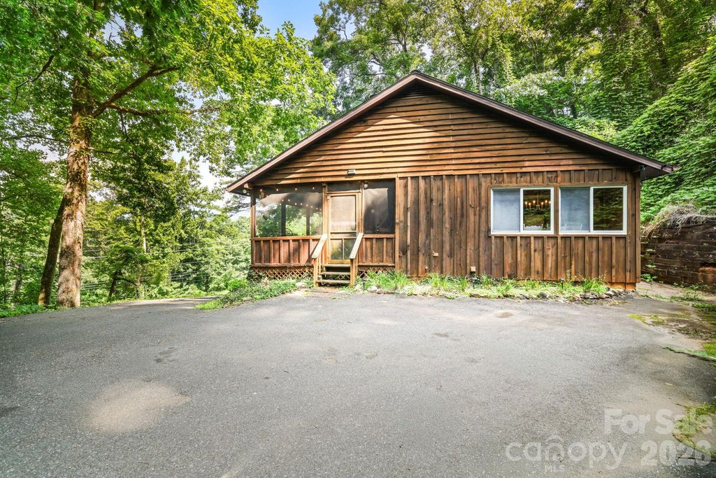 237 Biltmore Circle, Bryson City, NC 28713
