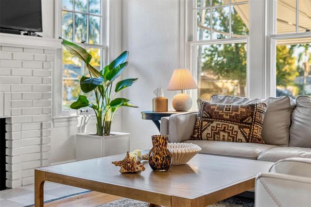 2101 BURLINGTON AVENUE N, St Petersburg, FL 33713