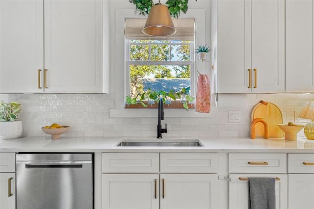 2101 BURLINGTON AVENUE N, St Petersburg, FL 33713