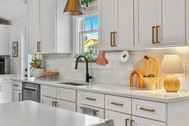 2101 BURLINGTON AVENUE N, St Petersburg, FL 33713