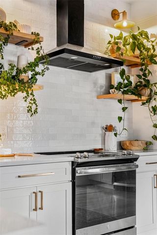 2101 BURLINGTON AVENUE N, St Petersburg, FL 33713