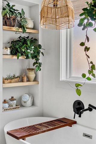 2101 BURLINGTON AVENUE N, St Petersburg, FL 33713