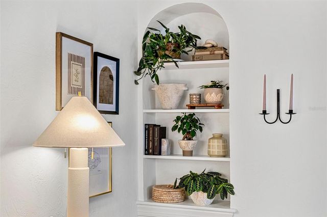 2101 BURLINGTON AVENUE N, St Petersburg, FL 33713