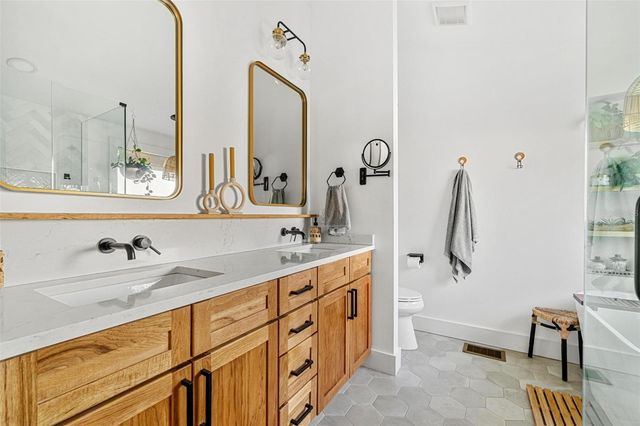 2101 BURLINGTON AVENUE N, St Petersburg, FL 33713