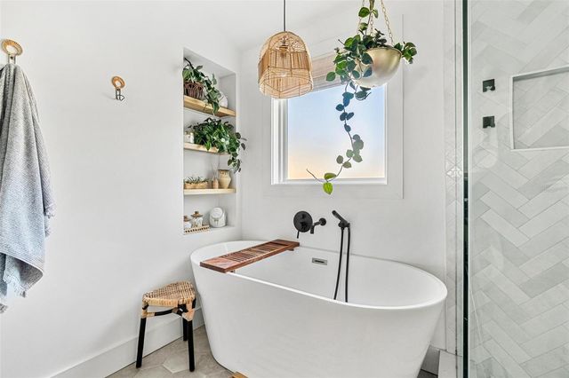 2101 BURLINGTON AVENUE N, St Petersburg, FL 33713