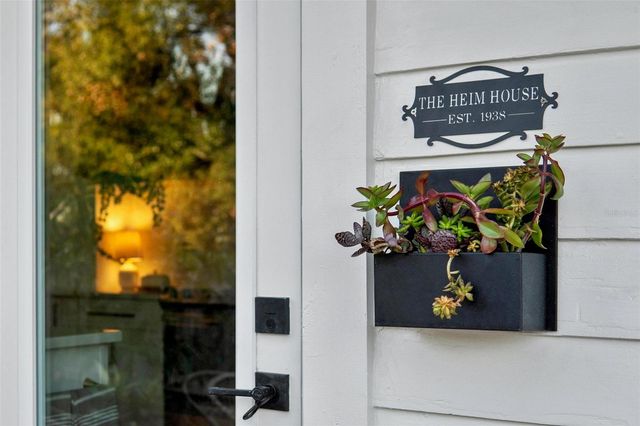 2101 BURLINGTON AVENUE N, St Petersburg, FL 33713