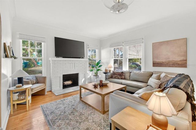 2101 BURLINGTON AVENUE N, St Petersburg, FL 33713