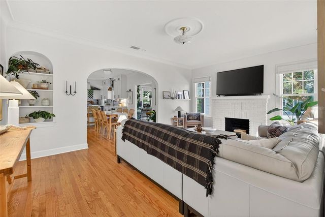 2101 BURLINGTON AVENUE N, St Petersburg, FL 33713