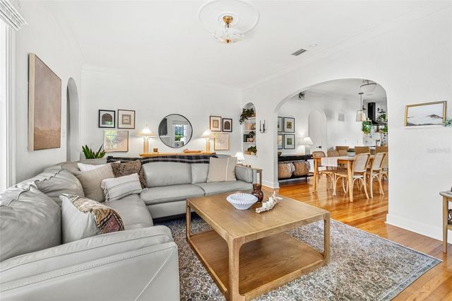 2101 BURLINGTON AVENUE N, St Petersburg, FL 33713