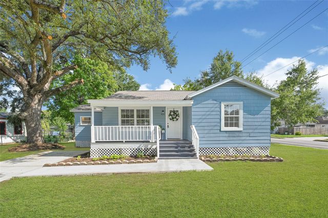 400 Live Oak Street, Baytown, TX 77520