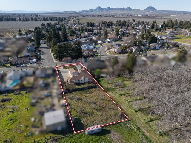 1983 Hooper Rd, Yuba City, CA 95993