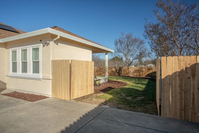 1983 Hooper Rd, Yuba City, CA 95993