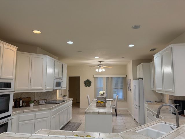 1983 Hooper Rd, Yuba City, CA 95993