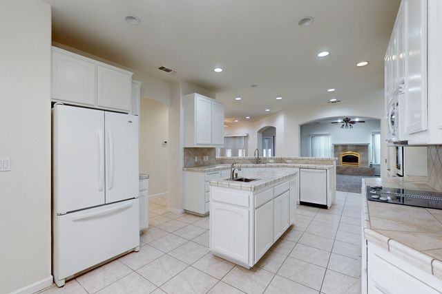 1983 Hooper Rd, Yuba City, CA 95993