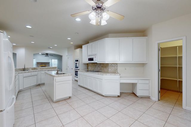 1983 Hooper Rd, Yuba City, CA 95993