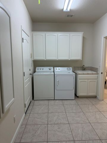 1983 Hooper Rd, Yuba City, CA 95993