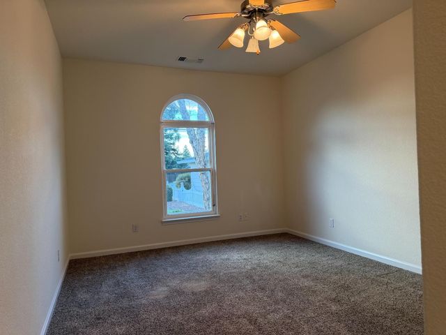 1983 Hooper Rd, Yuba City, CA 95993