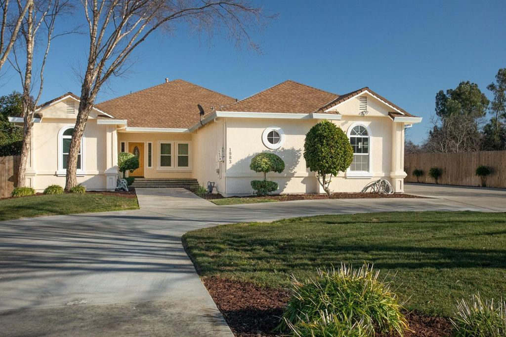 1983 Hooper Rd, Yuba City, CA 95993