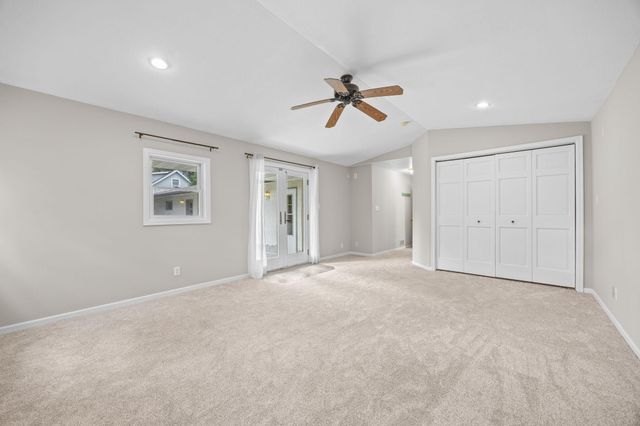 6177 Upper 48th Street N, Oakdale, MN 55128