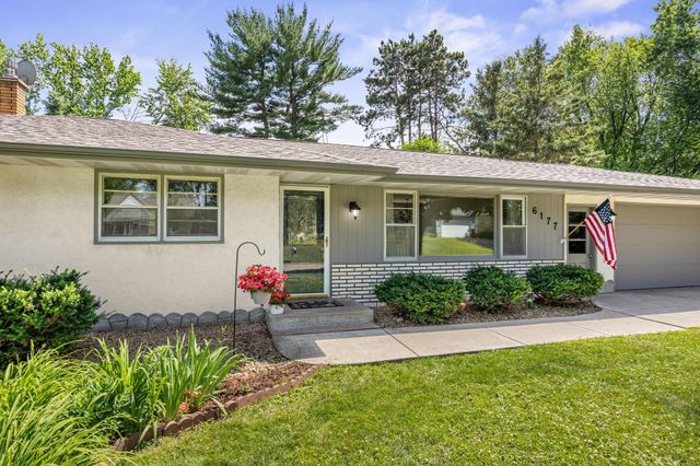 6177 Upper 48th Street N, Oakdale, MN 55128