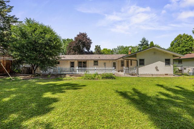 6177 Upper 48th Street N, Oakdale, MN 55128