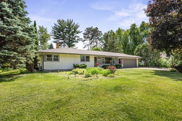 6177 Upper 48th Street N, Oakdale, MN 55128