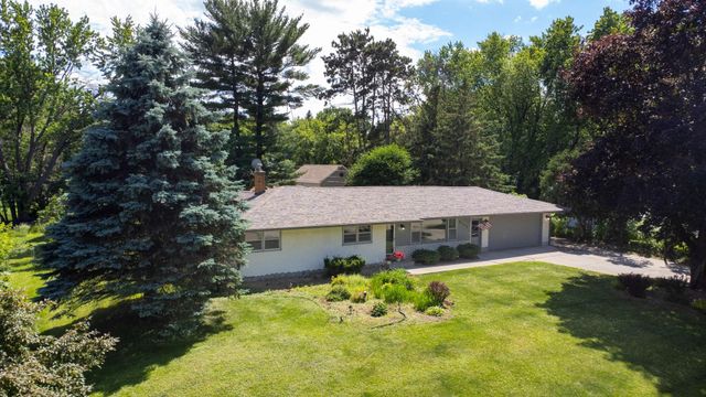 6177 Upper 48th Street N, Oakdale, MN 55128