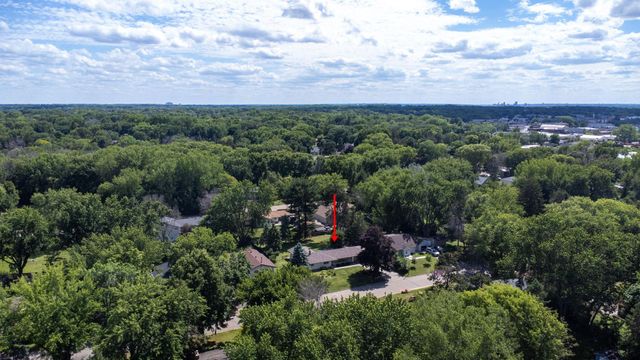 6177 Upper 48th Street N, Oakdale, MN 55128
