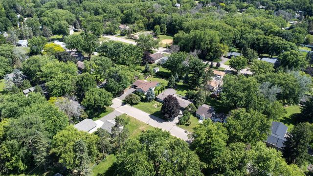 6177 Upper 48th Street N, Oakdale, MN 55128