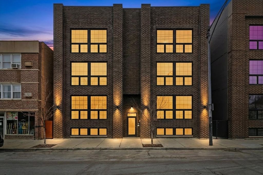 5824 N Lincoln Avenue 3N, Chicago, IL 60659