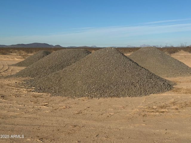 9600 S 393RD Avenue, Tonopah, AZ 85354