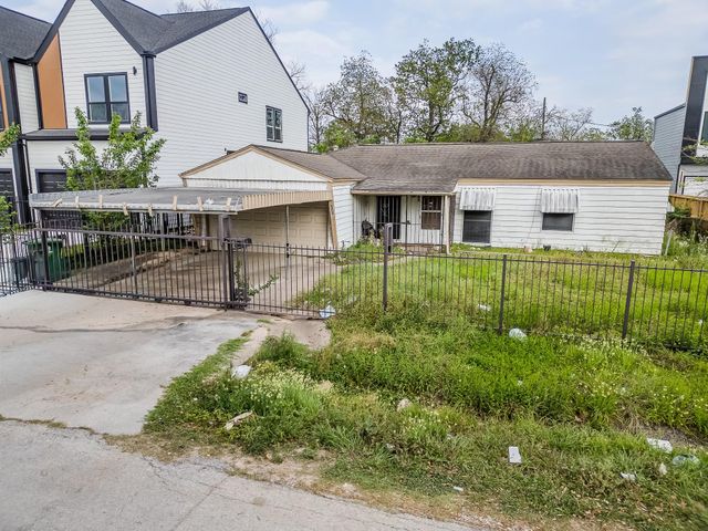 7121 England Street, Houston, TX 77021