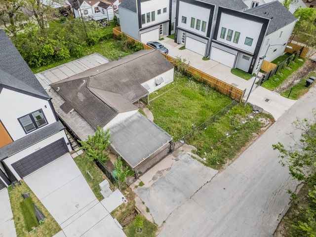 7121 England Street, Houston, TX 77021