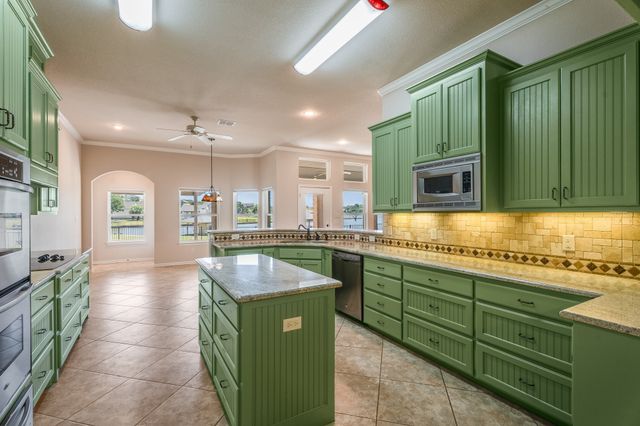 2009 Canaveral Court, Granbury, TX 76048