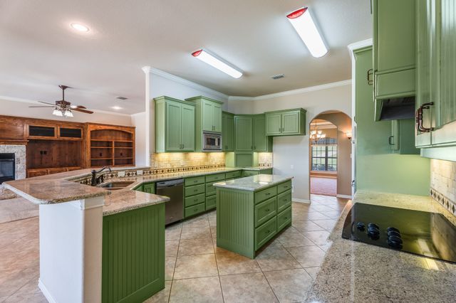 2009 Canaveral Court, Granbury, TX 76048