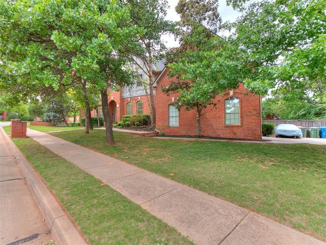 2917 Kingwood Drive, Edmond, OK 73013