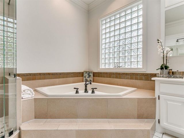 2917 Kingwood Drive, Edmond, OK 73013