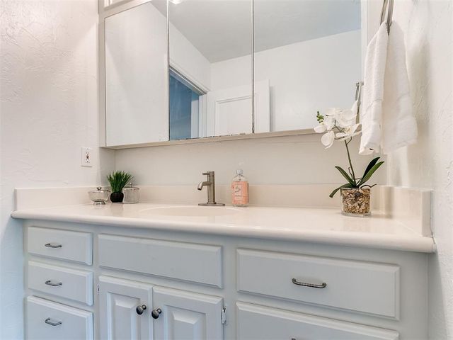 2917 Kingwood Drive, Edmond, OK 73013